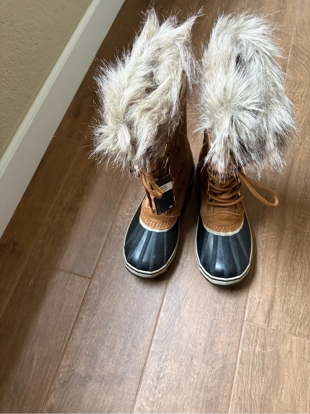 Sorel Boots Joan of Artic‎ Women’s Waterproof Faux Fur Black Brown, Size 9.5 NWT